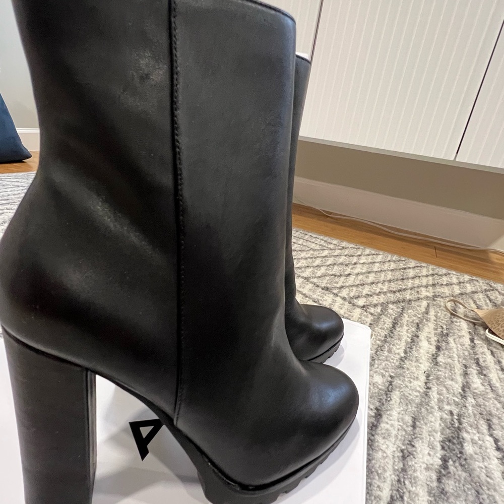 NEW Black ankle boots. Aldo. Size 8.